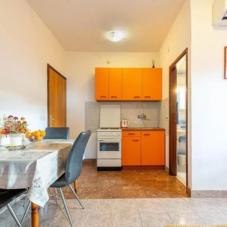 1 Bedroom Beautiful In