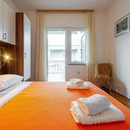 1 Bedroom Beautiful In