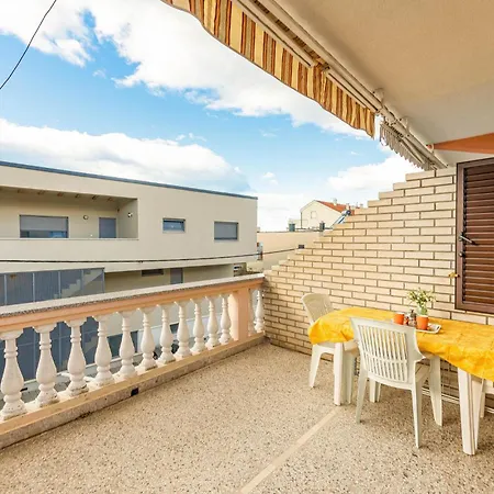 1 Bedroom Beautiful In