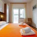 1 Bedroom Amazing Apartment In Kozino