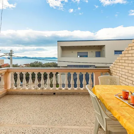 1 Bedroom Beautiful In Apartment