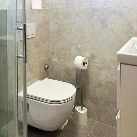 Διαμέρισμα 1 Bedroom Amazing In *