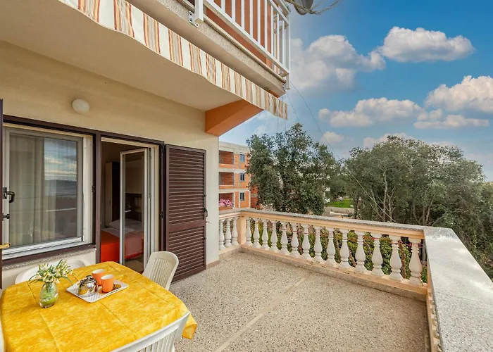 Lägenhet 1 Bedroom In *